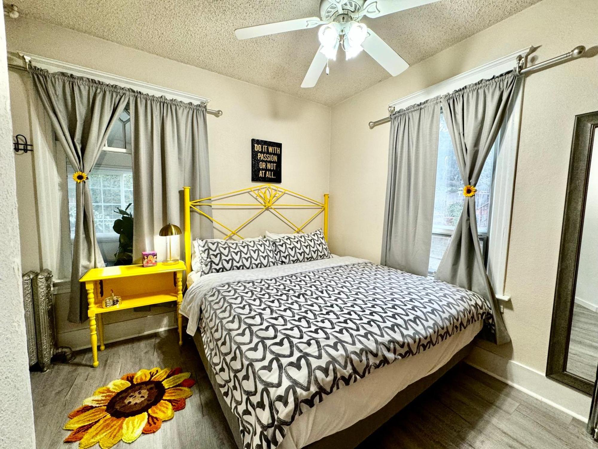 Seattle Home With 2 Bedrooms A King Bed Queen Bed And An Extra Sofa Bed Located 10 Minutes From Seatac Airport And 20 Minutes From Downtown Kültér fotó