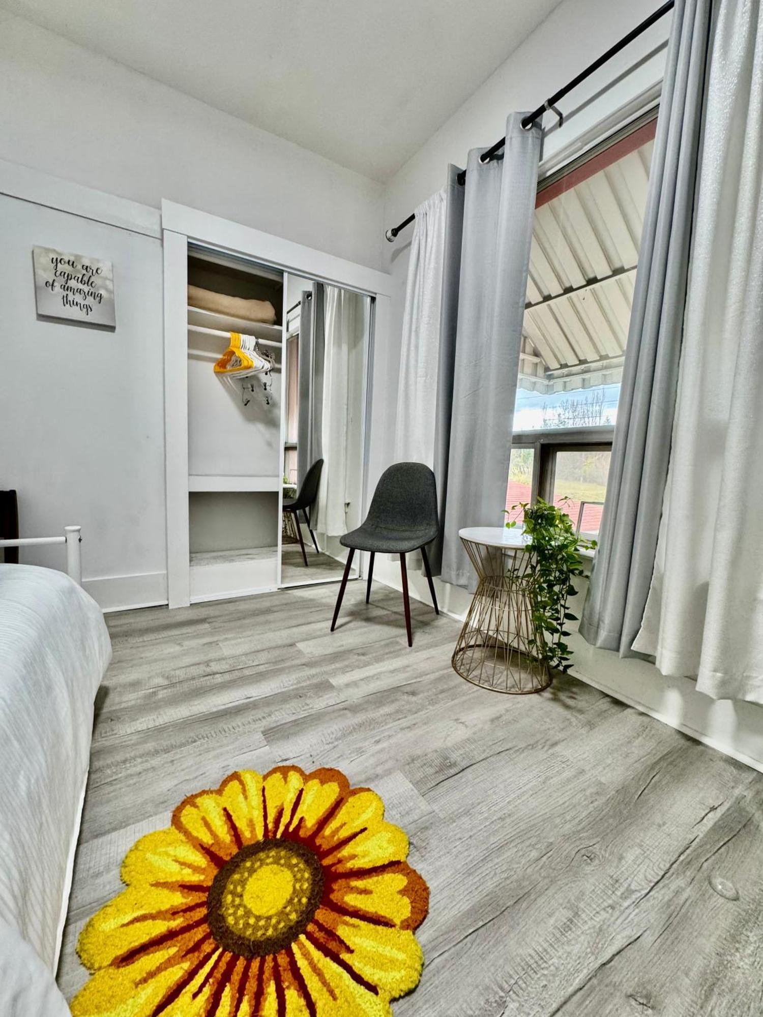 Seattle Home With 2 Bedrooms A King Bed Queen Bed And An Extra Sofa Bed Located 10 Minutes From Seatac Airport And 20 Minutes From Downtown Kültér fotó